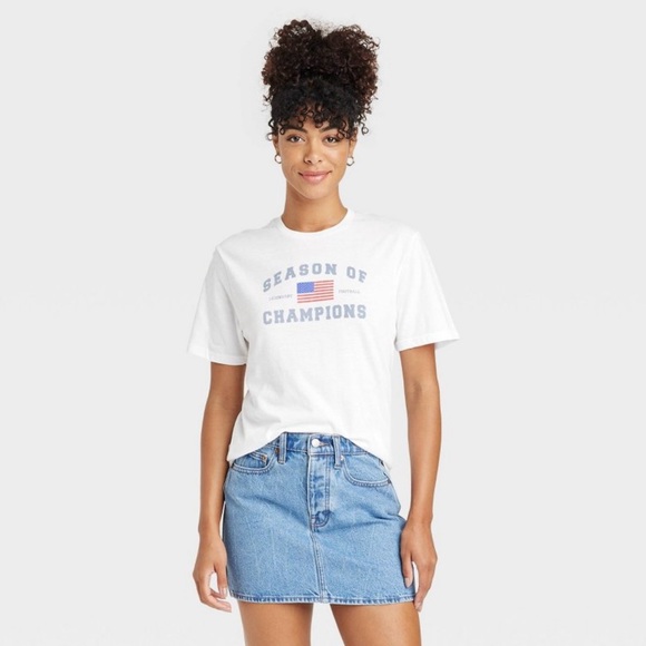 005- NWT Zoe+Liv Women's Season Of Champions  T-Shirt, size: L, 100% Cotton. - Picture 1 of 3